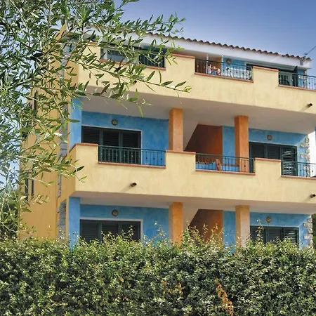 Appartamento Borgo Marino 1 *